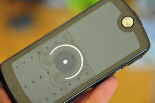 Illustration for article titled Lightning Review: Motorola ROKR E8 Music Phone